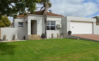 3 Bedroom House in Langeberg Heights