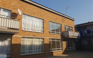 2 Bedroom Apartment in Vereeniging Central