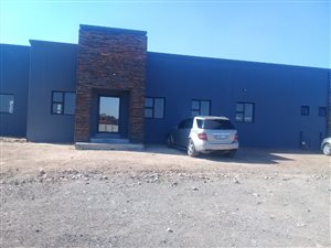 Commercial space in Petit