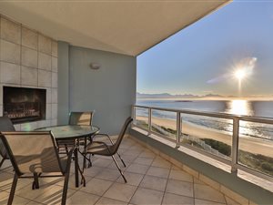 2 Bed Apartment in Diaz Beach