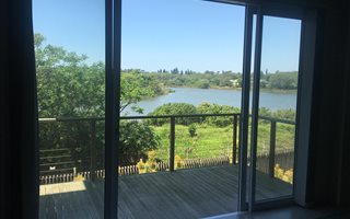 100 m² Commercial space in Mt Edgecombe