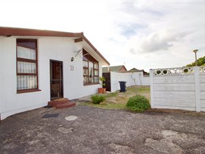 4 Bed House in Bothasig