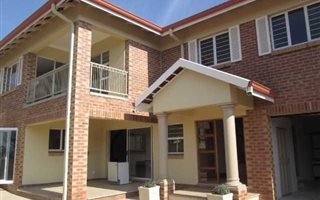 4 Bedroom House in Kensington
