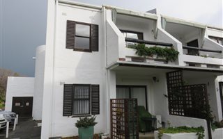 1 Bedroom Apartment in Somerset West Central