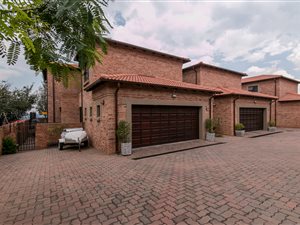 4 Bed House in Ruimsig
