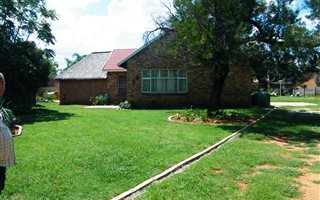 5 Bedroom House in Neserhof
