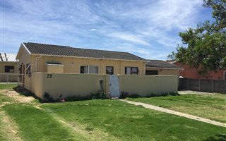 5 Bedroom House in Overbaakens