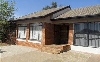 3 Bedroom House in Fleurdal
