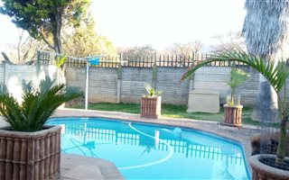 3 Bedroom Apartment in Geelhoutpark