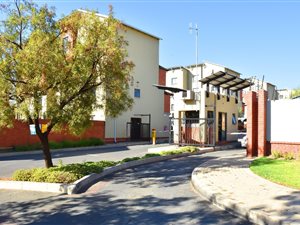 2 Bed Apartment in Erand Gardens