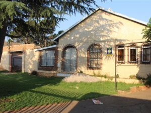4 Bed House in Roodepoort West