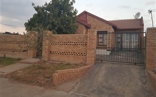 3 Bedroom House in Ivory Park