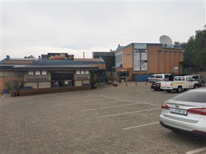124 m² Commercial space in Glenanda