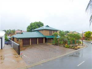 4 Bed House in Blue Gill