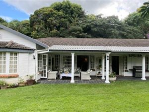 4 Bed House in Woodside