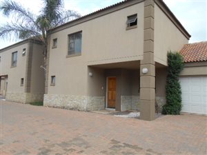 3 Bedroom Townhouse in Mantevrede