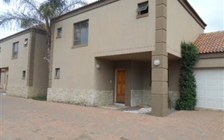 3 Bedroom Townhouse in Mantevrede