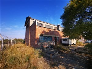 1000 m² Land available in Ashburton
