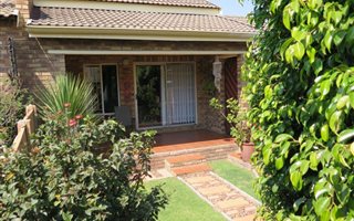 2 Bedroom Townhouse in Allens Nek