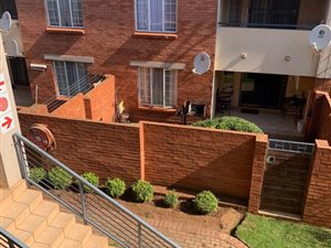 2 Bed Townhouse in Die Hoewes