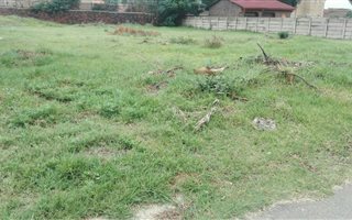 1751 m² Land available in Mackenzieville
