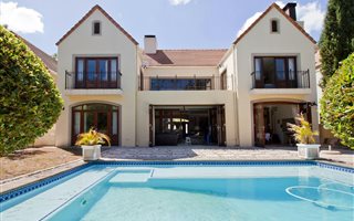 4 Bedroom House in Boschenmeer Golf Estate