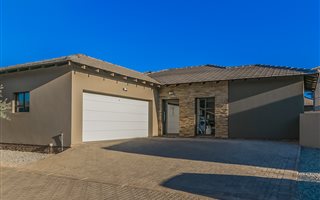 3 Bedroom Simplex in Eye of Africa