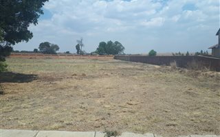 5.5 ha Land available in Mooikloof Equestrian Estate