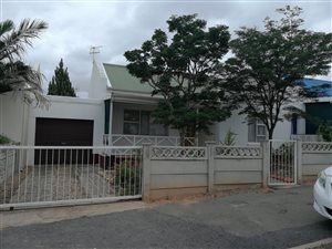 2 Bed Townhouse in Oudtshoorn Central