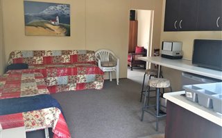 1 Bedroom Apartment in Dan Pienaar