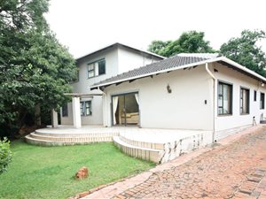 5 Bed House in Orchards