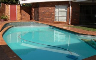 4 Bedroom House in Erasmusrand
