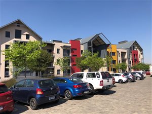 882 m² Office Space in Irene