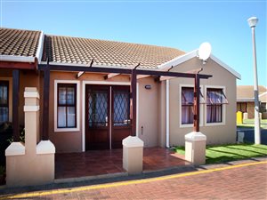 2 Bed Townhouse in Strand Central