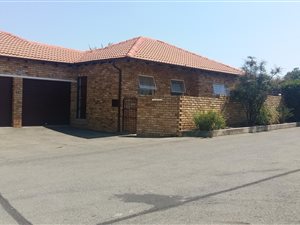 2 Bed Townhouse in Honeydew Ridge