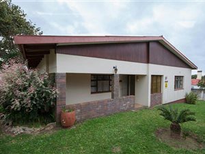 3 Bed House in Boesmansriviermond