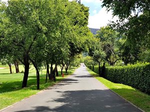 917 m² Land available in Brits