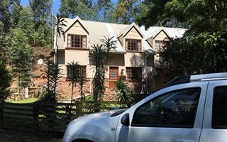 3 Bedroom Duplex in Hillcrest Central