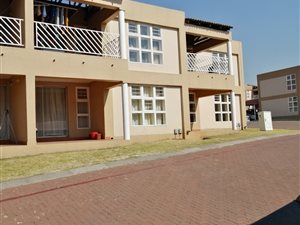 2 Bed Apartment in Mondeor