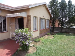 5 Bed House in Lennoxton