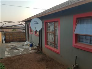 3 Bed House in Clayville