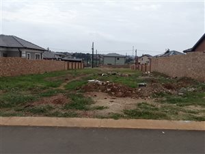 352 m² Land available in Clayville