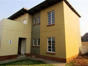 2 Bed House in Waterval East