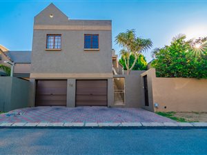 4 Bed Cluster in Bromhof