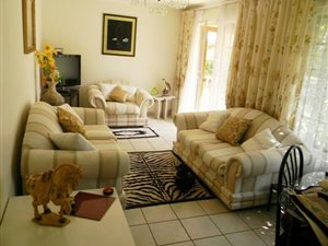 1 Bed Garden Cottage in Hurlingham Manor