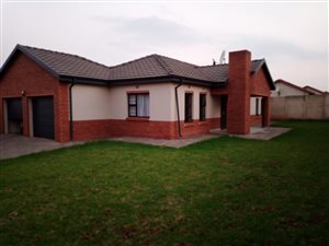 3 Bed House in Clayville