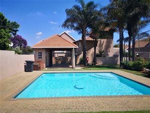 1 Bed Apartment in Radiokop