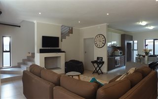 3 Bedroom Cluster in Craighall Park