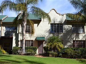 3 Bed Townhouse in Helderkruin
