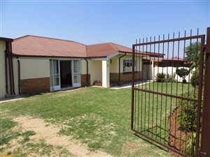 3 Bed House in Quellerie Park